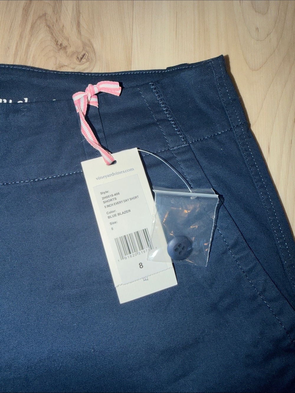 Vineyard Vines NWT Women’s 5 Inch Everyday Short - Picture 2 of 5
